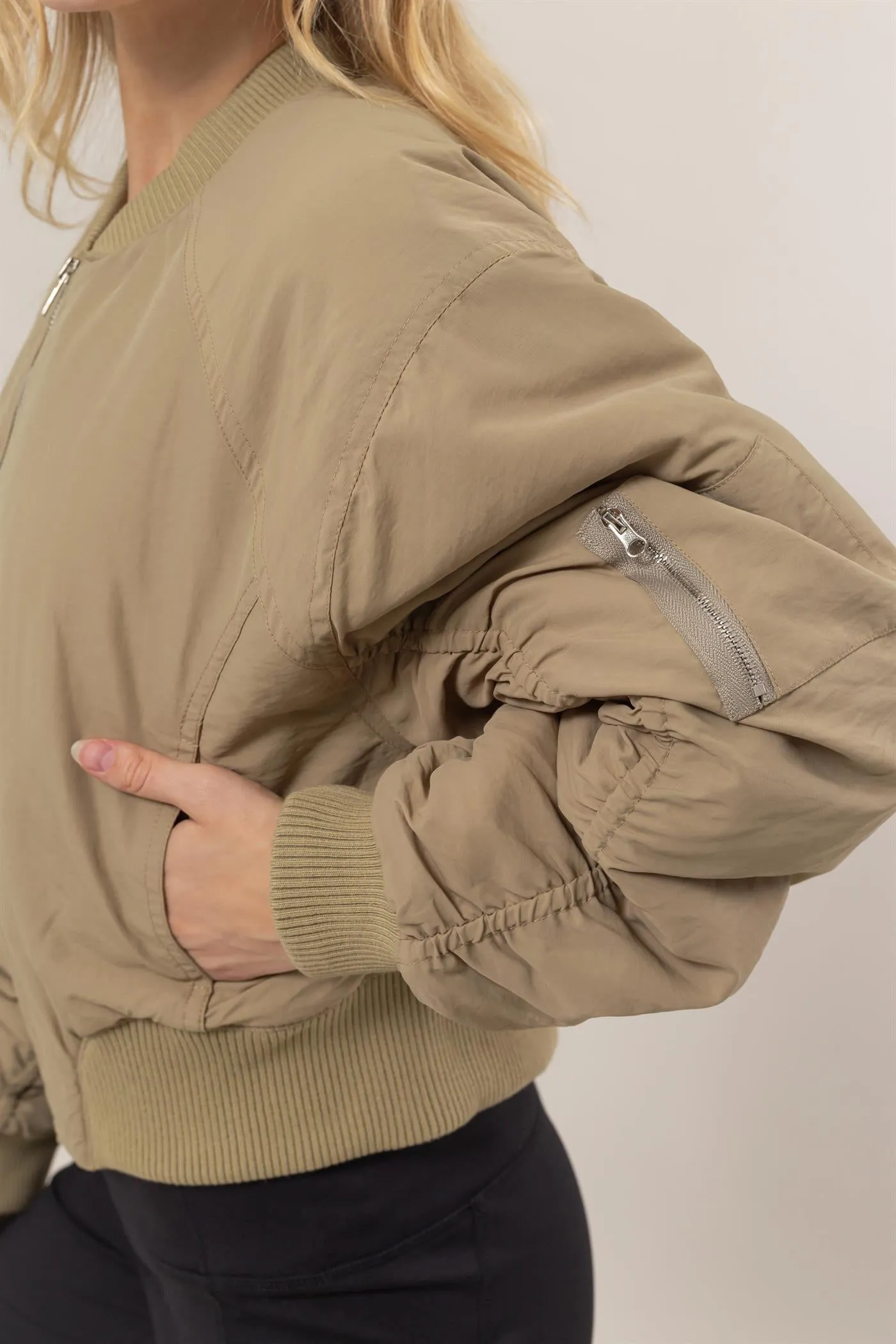 HF24E735-Ruched Bomber Puffer Jacket